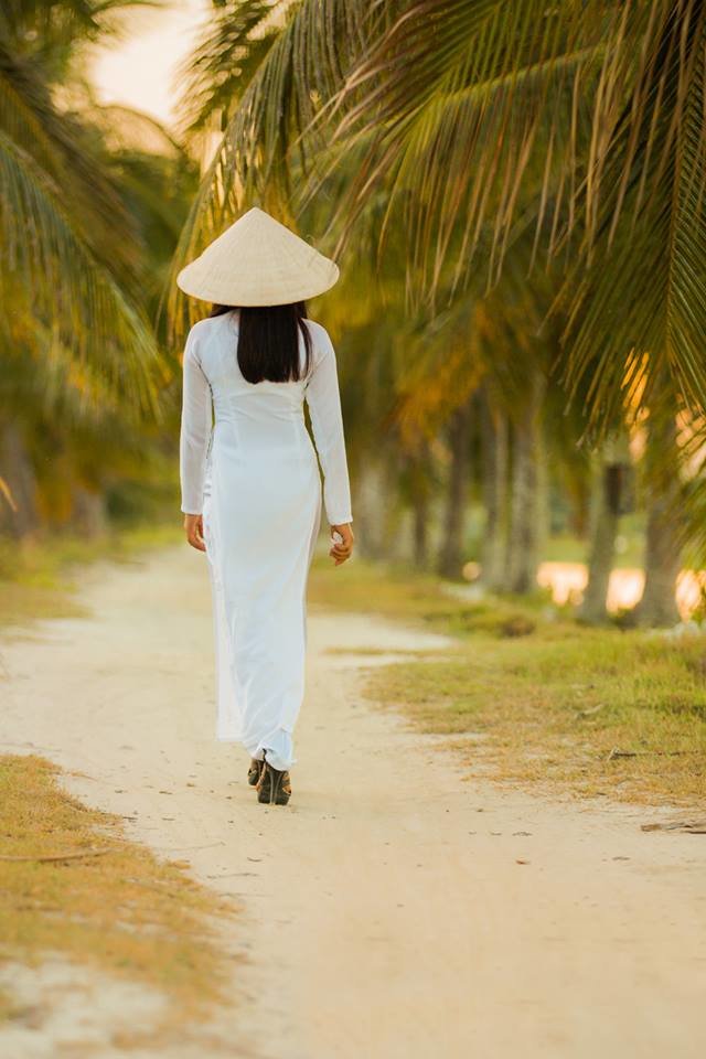 Độc[-]đáo[-]chùm[-]ảnh[-]áo[-]dài[-]của[-]nhiếp[-]ảnh[-]gia[-]Pháp[-]Réhahn[-]C